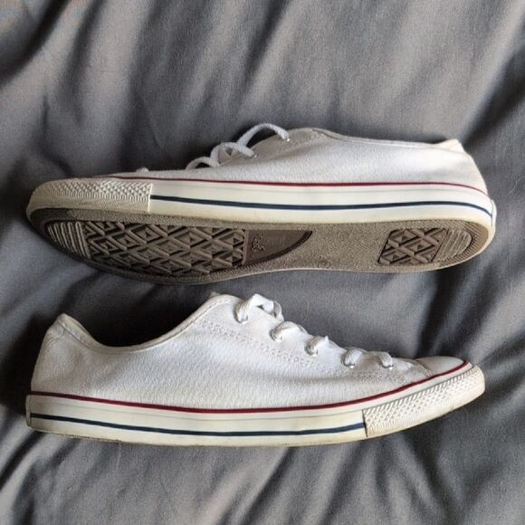 Converse White and Red Low-Top Sneakers Canvas - Picture 5 of 7